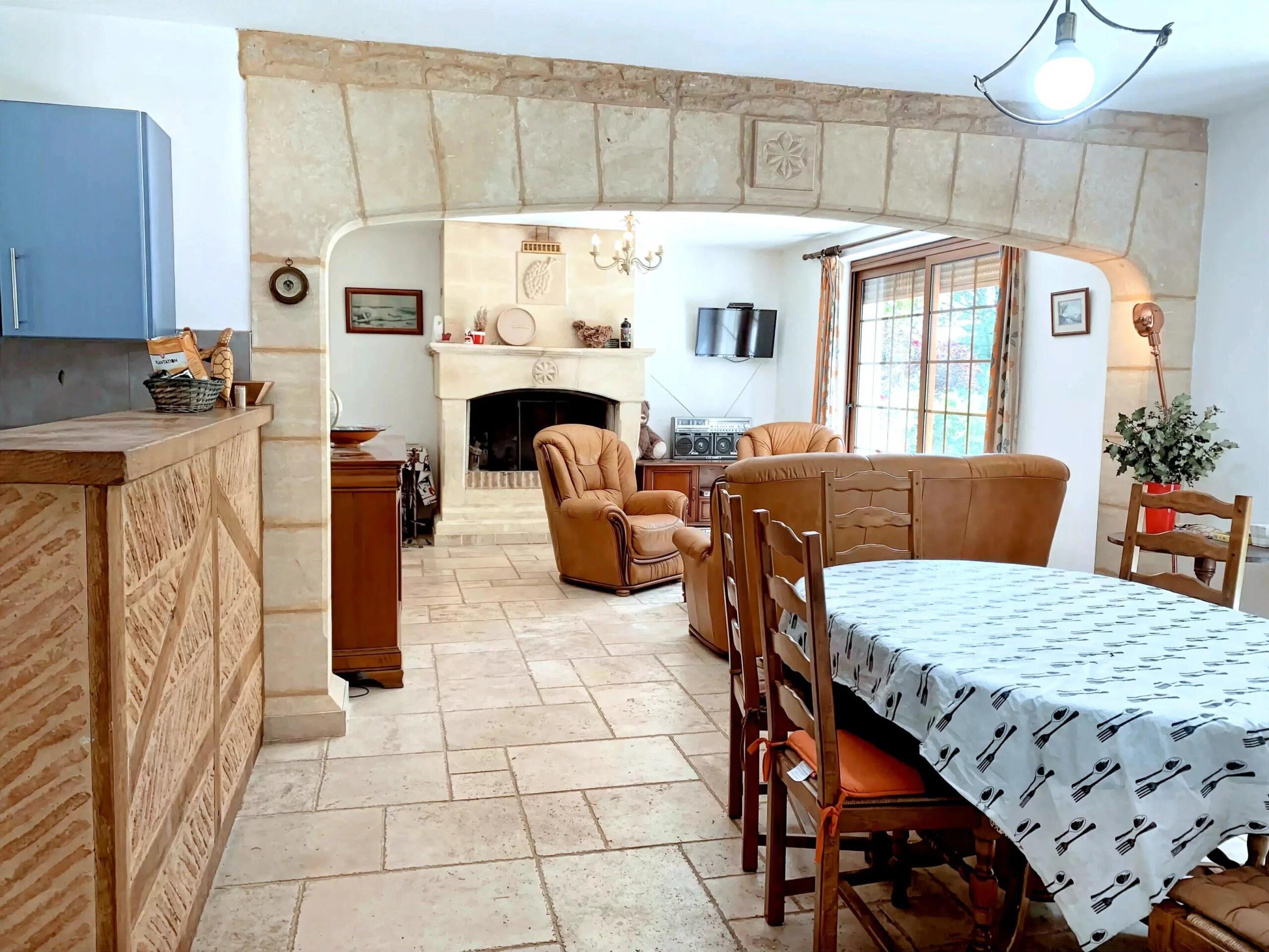 3-Bedroom House with Pool Near Beynac-et-Cazenac, Aquitaine – France – BVI75486
