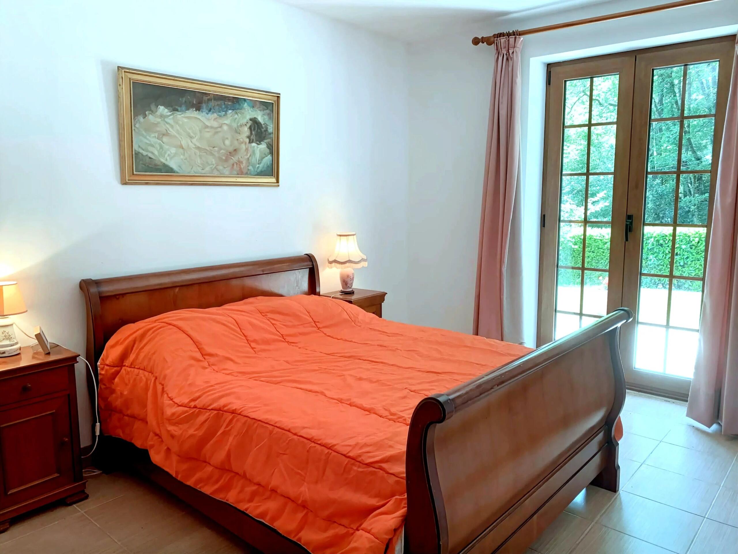 3-Bedroom House with Pool Near Beynac-et-Cazenac, Aquitaine – France – BVI75486