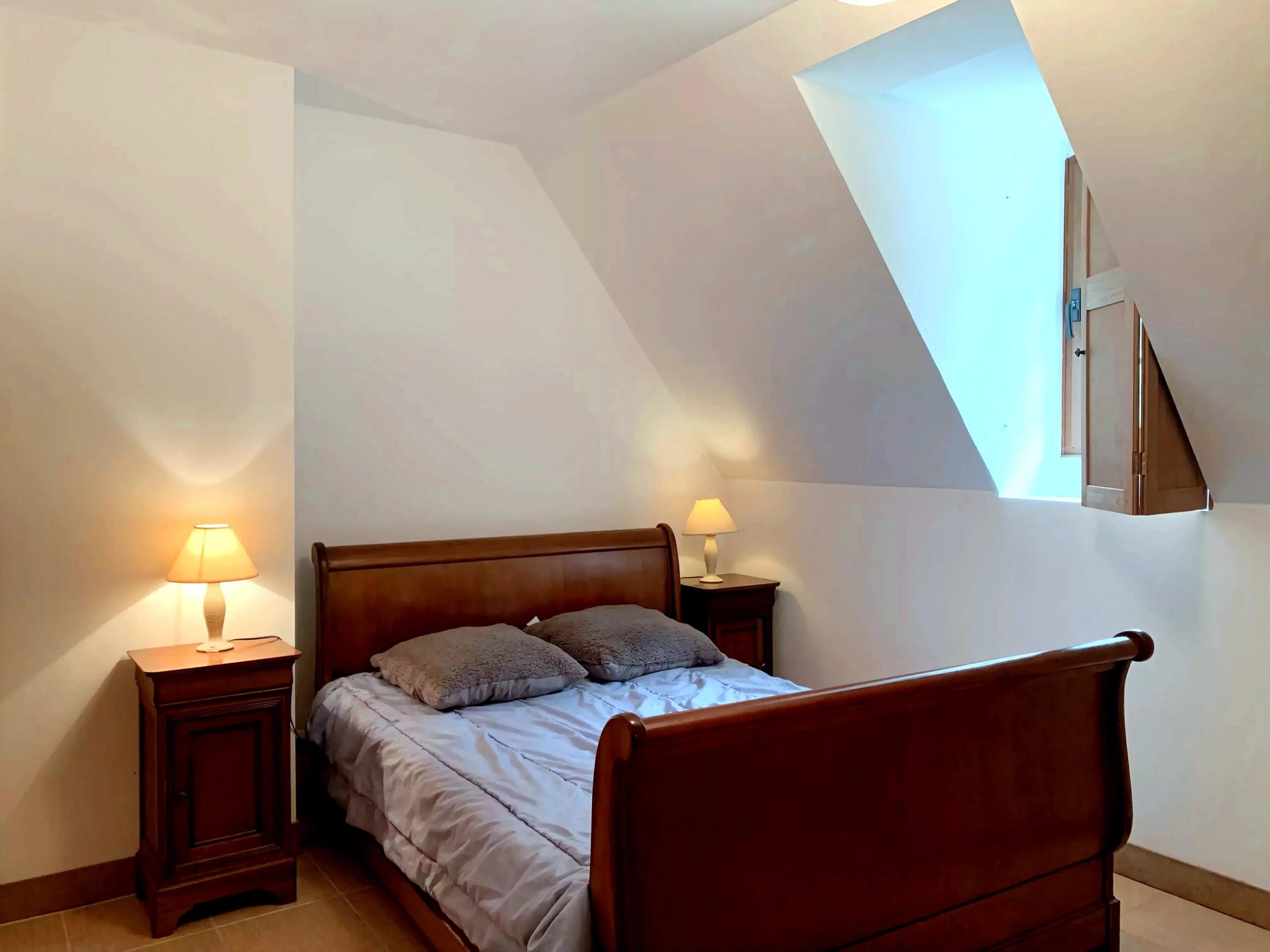 3-Bedroom House with Pool Near Beynac-et-Cazenac, Aquitaine – France – BVI75486