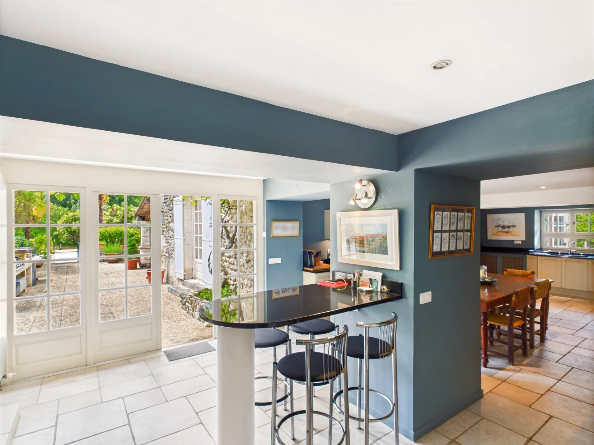 Elegant Domain set in 5 Hectares of Rolling Countryside, Aquitaine – France – BVI78773