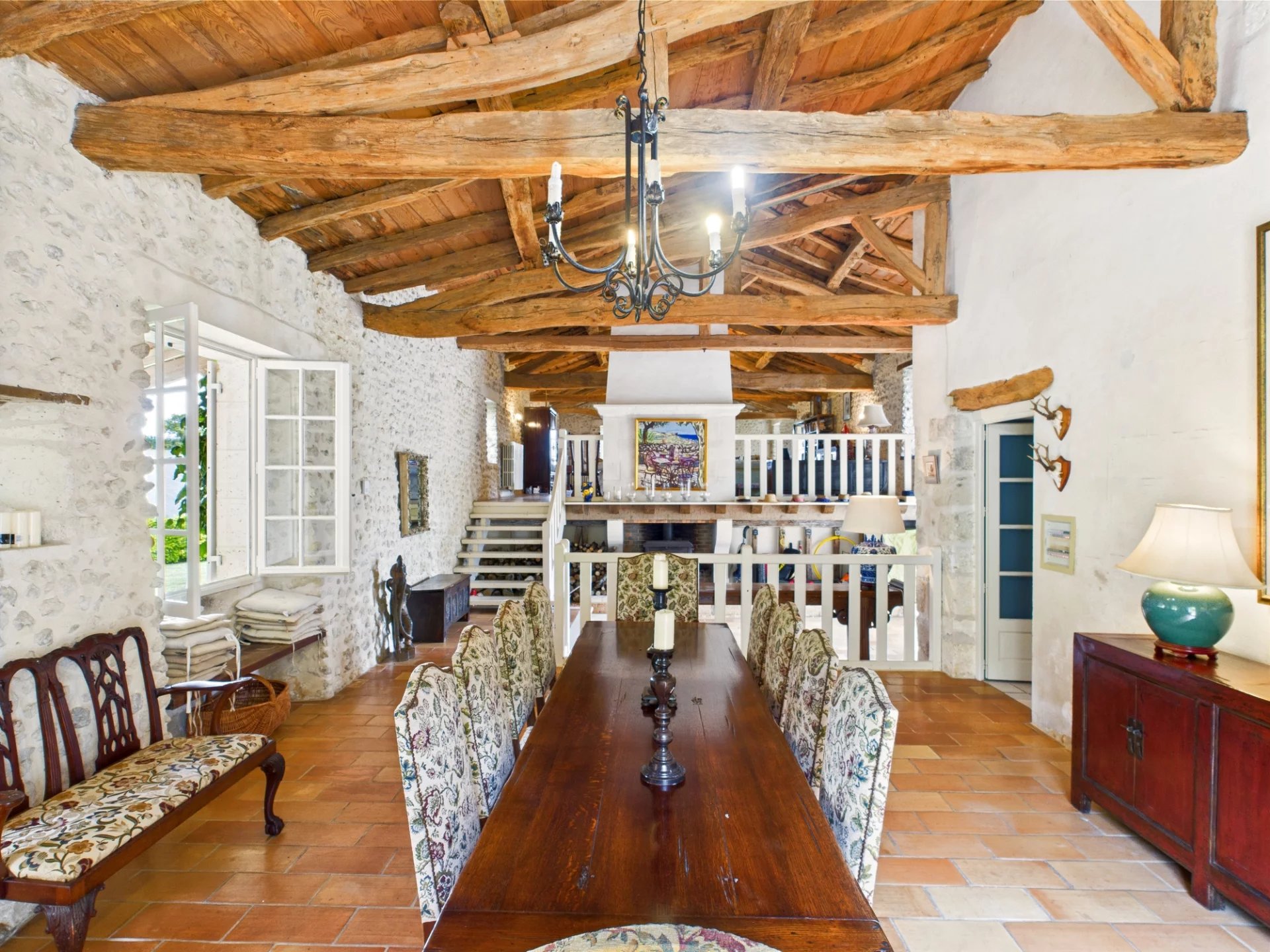 Elegant Domain set in 5 Hectares of Rolling Countryside, Aquitaine – France – BVI78773