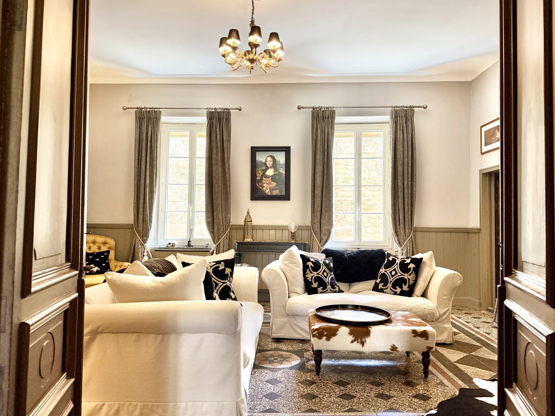 Historical and elegant townhouse with pool, Languedoc-Roussillon – France – BVI80965