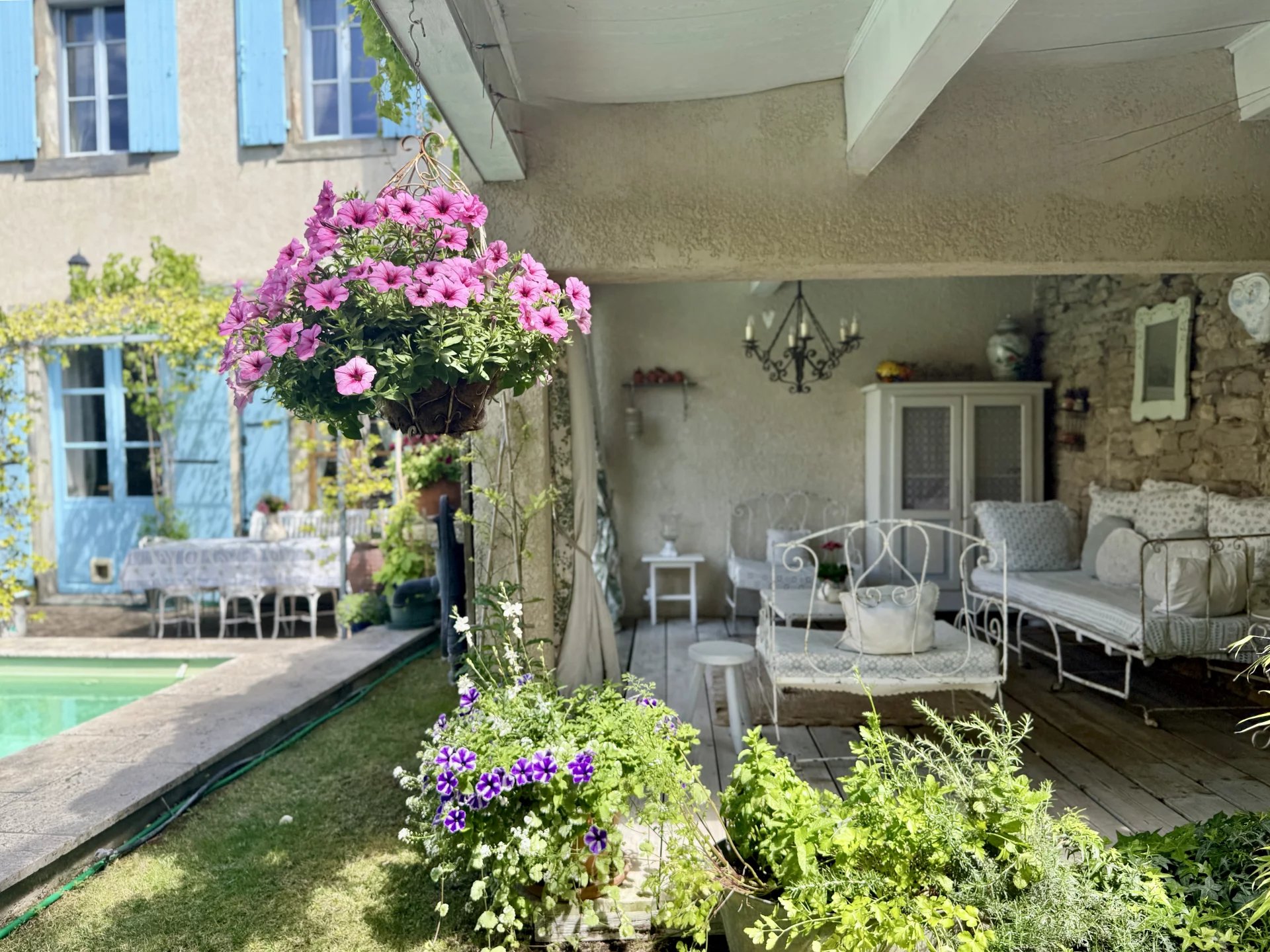 Historical and elegant townhouse with pool, Languedoc-Roussillon – France – BVI80965