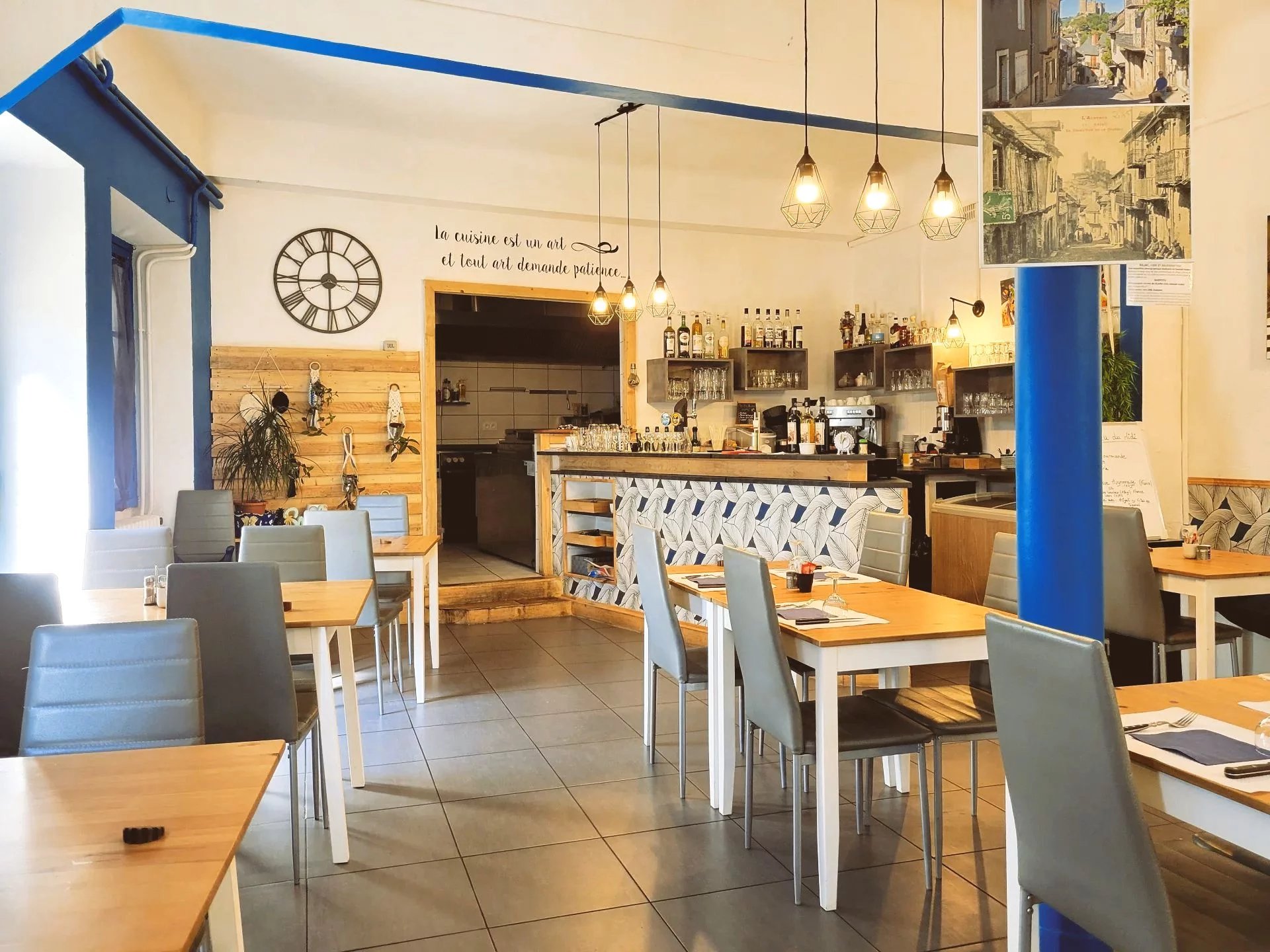 Restaurant Business with Living Accommodation in a Picturesque Aveyron Village, Midi-Pyrénées – France – BVI80695
