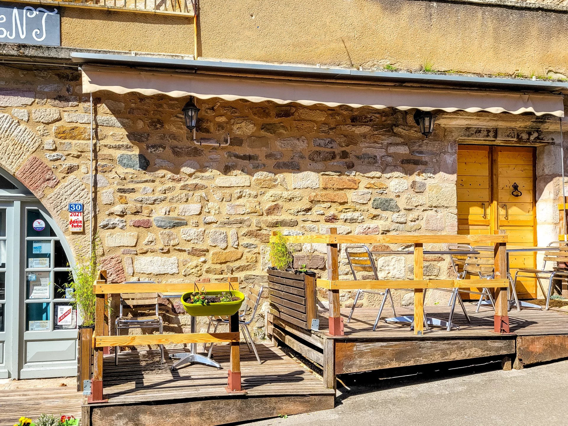 Restaurant Business with Living Accommodation in a Picturesque Aveyron Village, Midi-Pyrénées – France – BVI80695