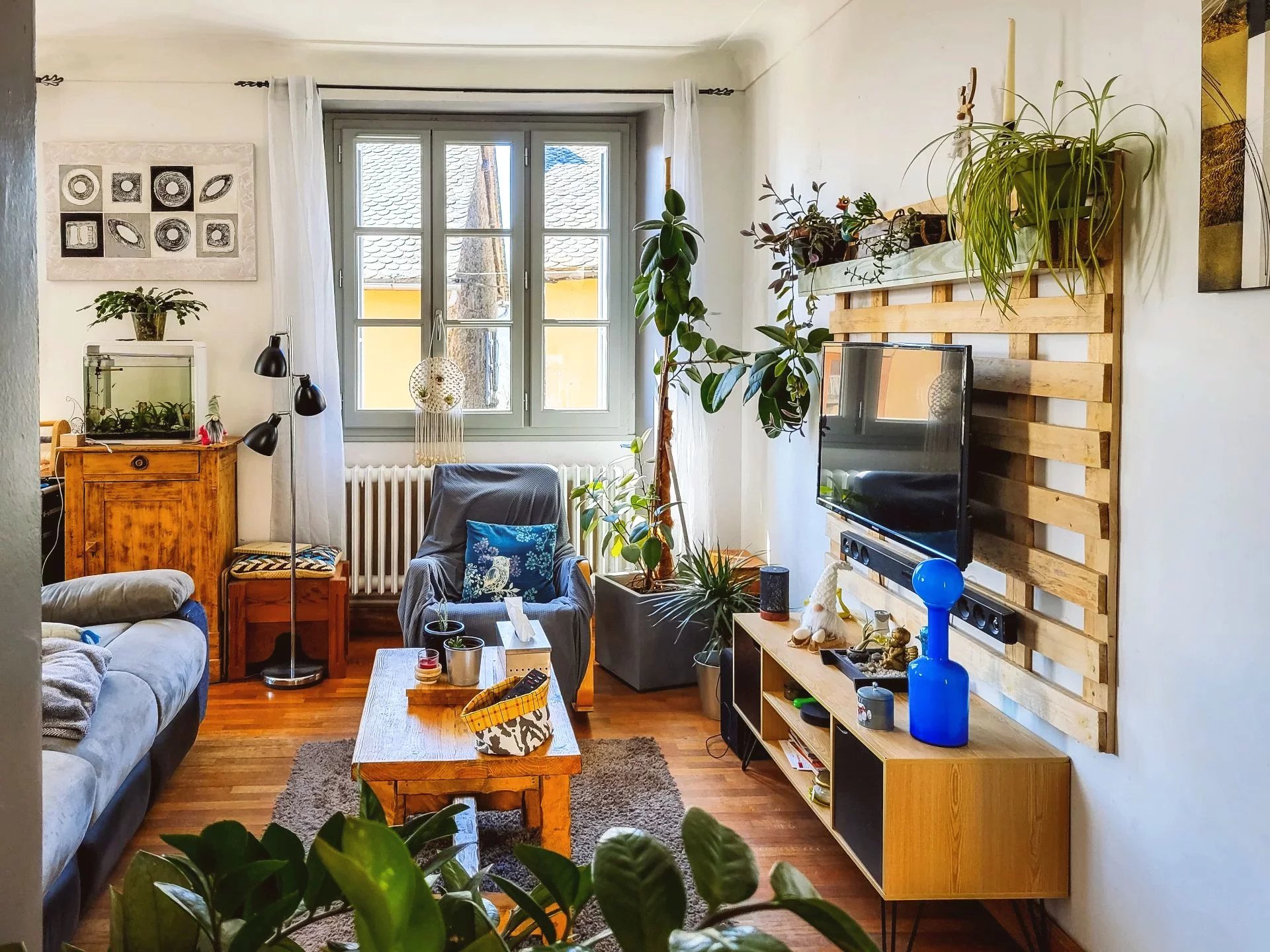 Restaurant Business with Living Accommodation in a Picturesque Aveyron Village, Midi-Pyrénées – France – BVI80695