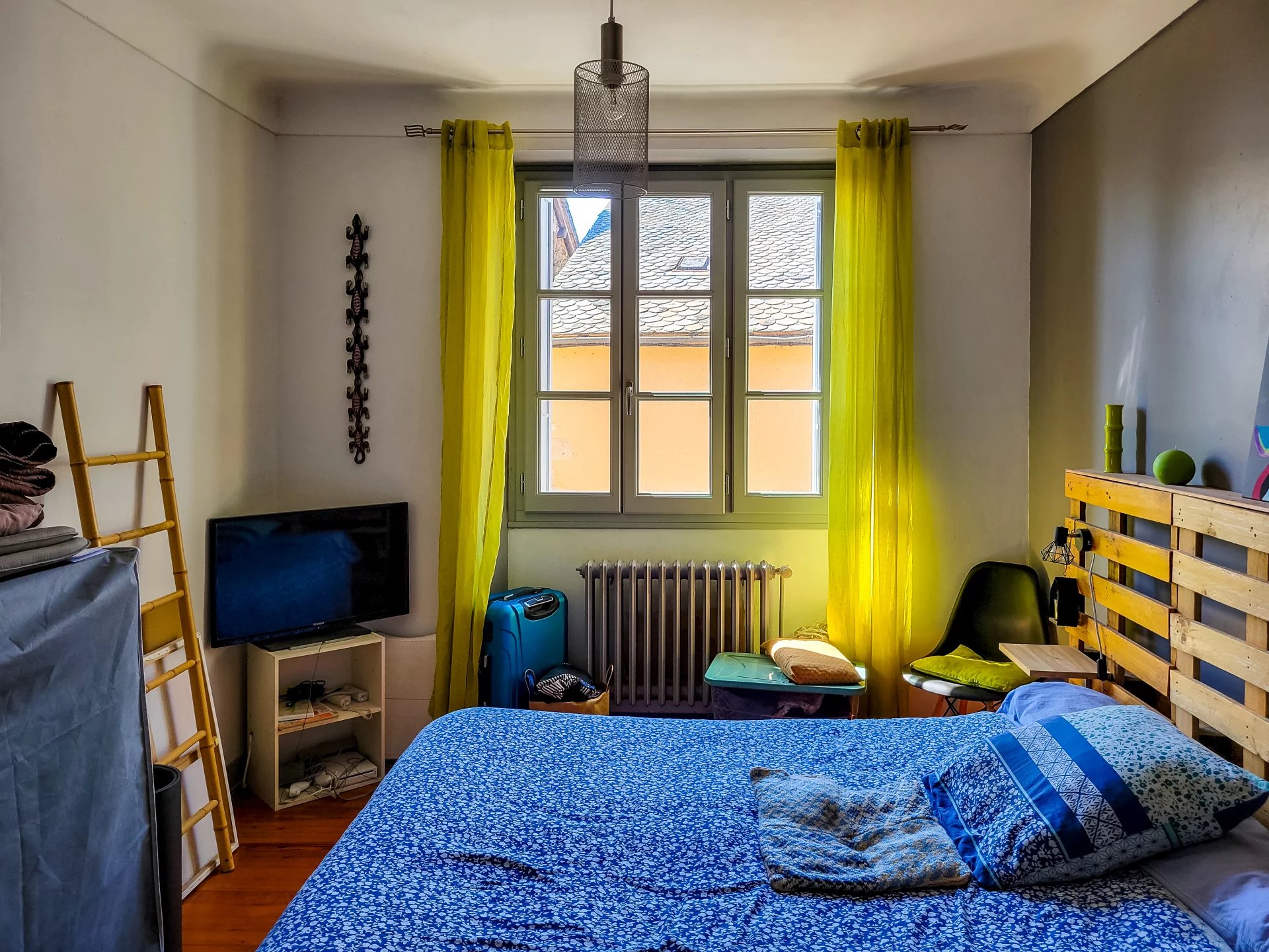 Restaurant Business with Living Accommodation in a Picturesque Aveyron Village, Midi-Pyrénées – France – BVI80695