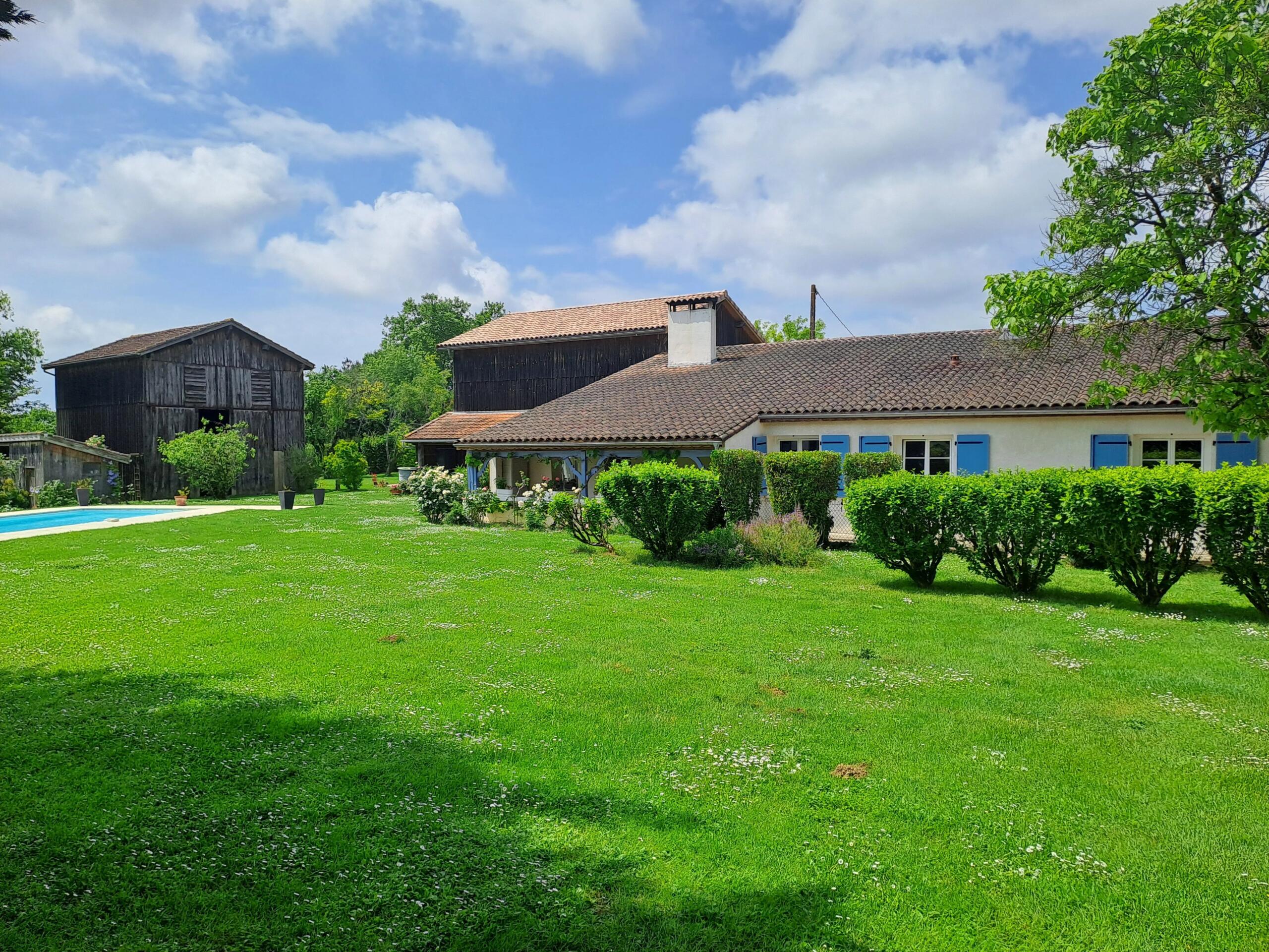 Pretty residence with guest house a stones’s throw from Tonneins, Aquitaine – France – BVI80566