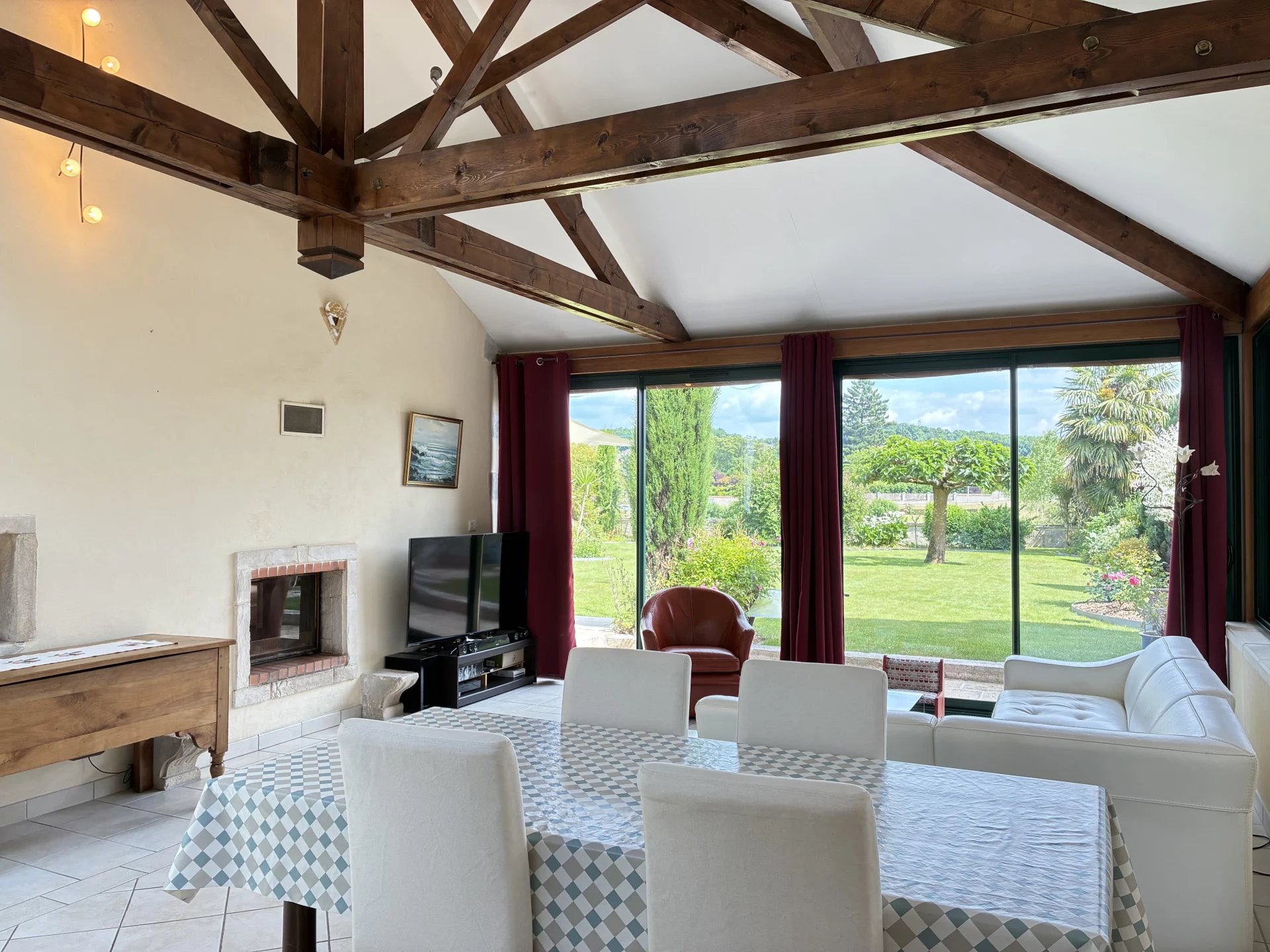 Elegant riverside Manor House in the heart of Saint Savin, Poitou-Charentes – France – BVI80137