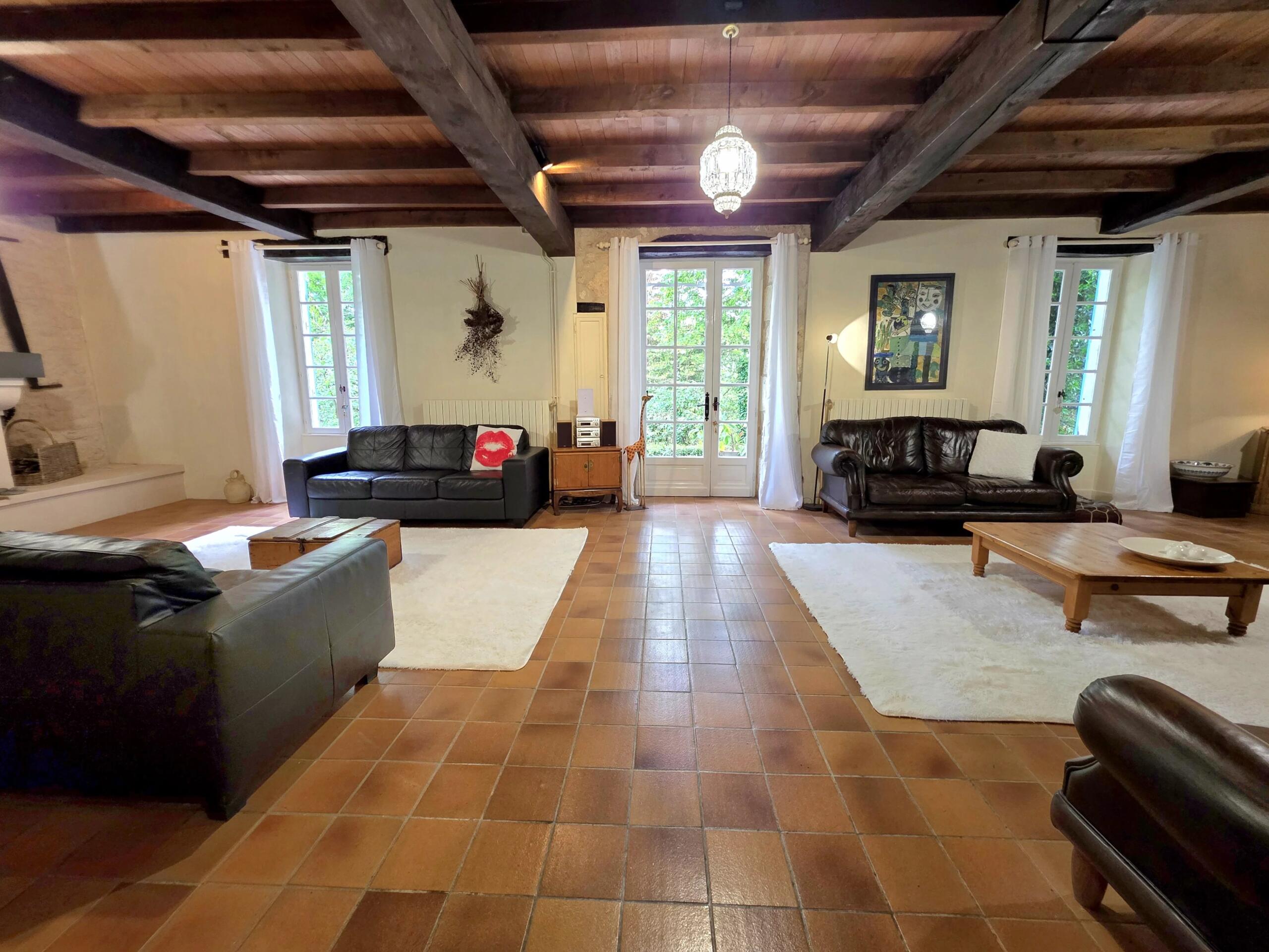 Beautiful stone house with pigeonnier, barn and pool, Aquitaine – France – BVI72249