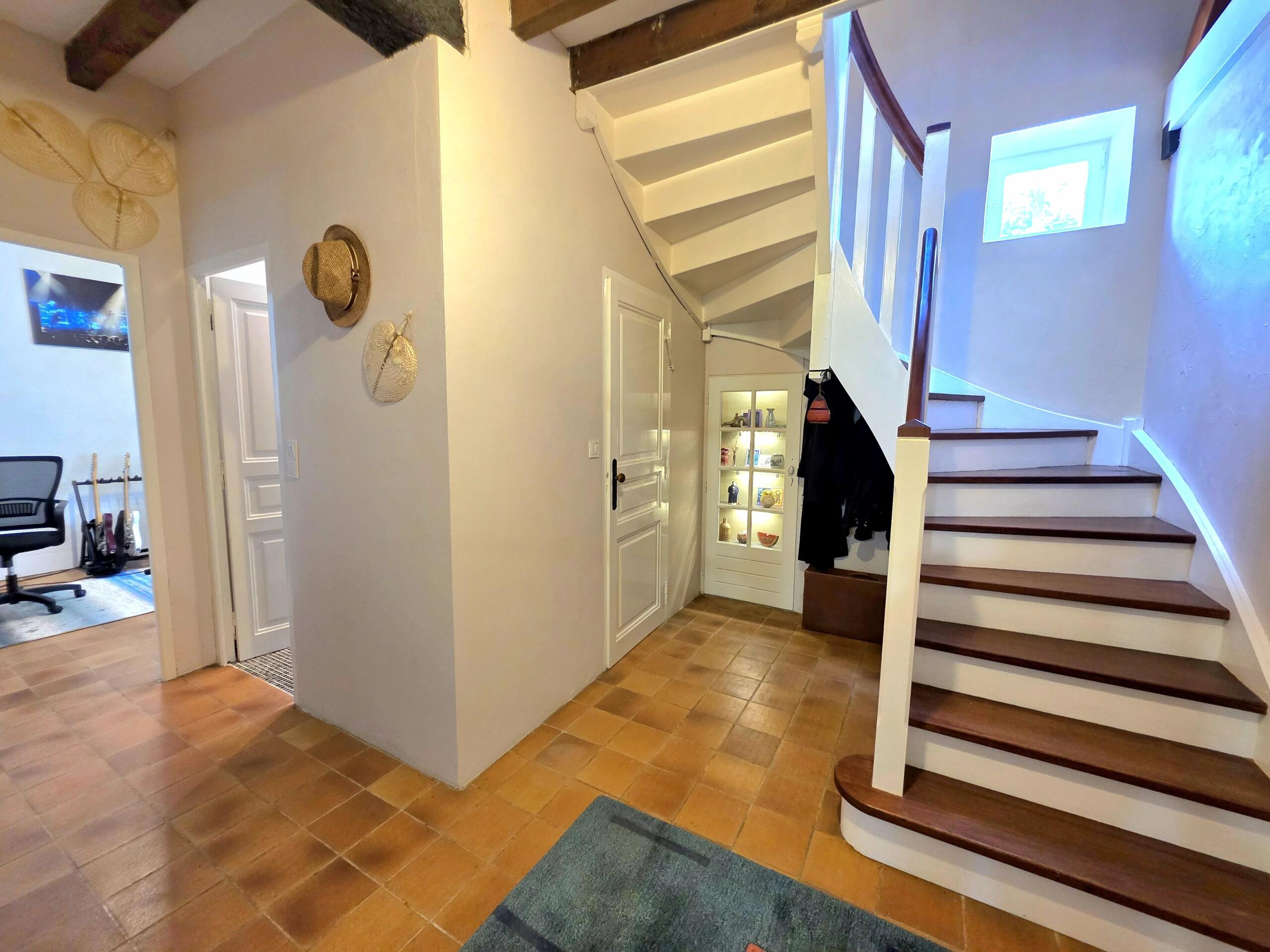 Beautiful stone house with pigeonnier, barn and pool, Aquitaine – France – BVI72249