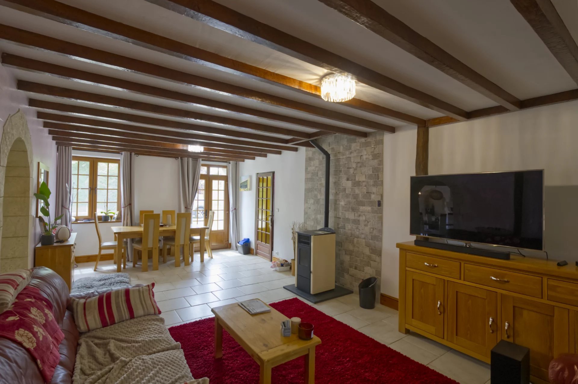 Fabulous 5-bedroom renovated farmhouse with heated pool, Poitou-Charentes – France – BVI80747