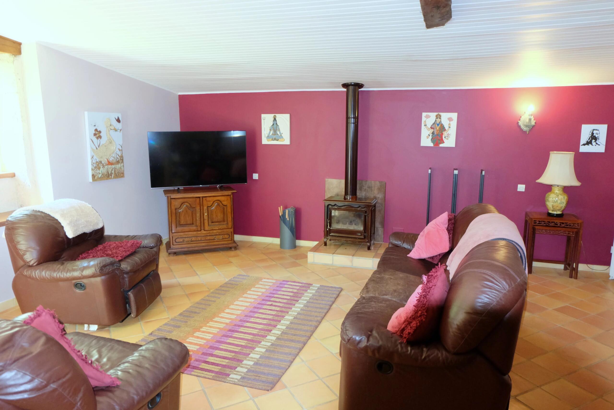 Character stone farmhouse with a fabulous guest house and tiled swimming pool, Aquitaine – France – BVI61958