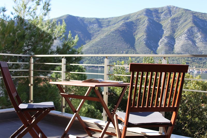 2 bedroom Apartment in Kotor, Montenegro – CMM2712