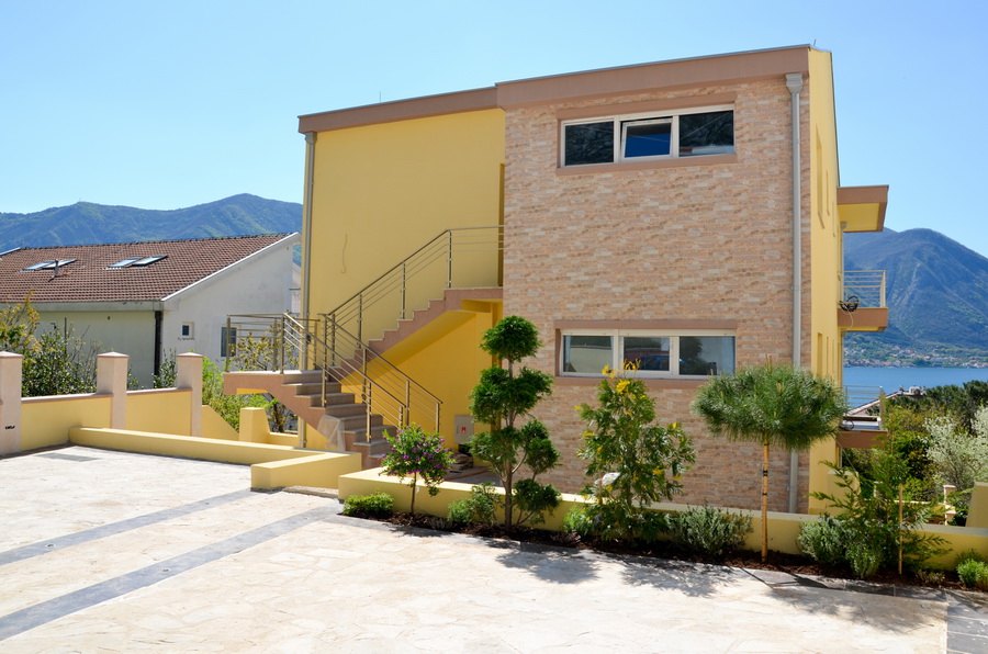 2 bedroom Apartment in Kotor, Montenegro – CMM2712