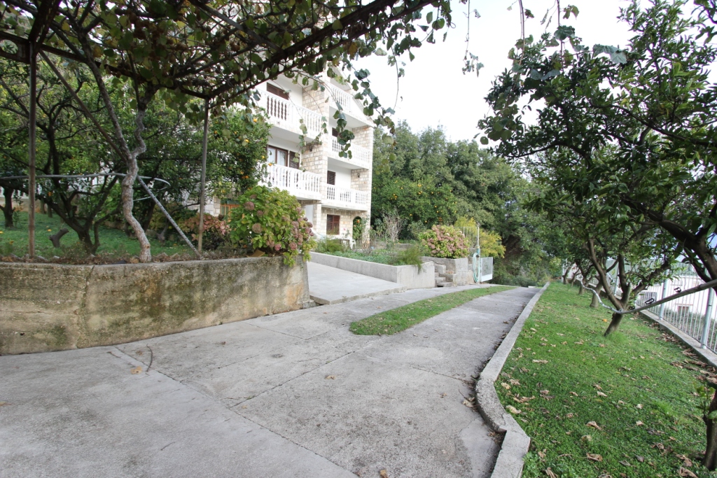 6 bedroom House in Herceg Novi, Montenegro – CMM2677