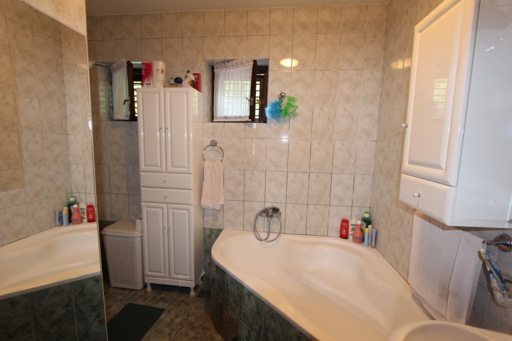 6 bedroom House in Herceg Novi, Montenegro – CMM2677