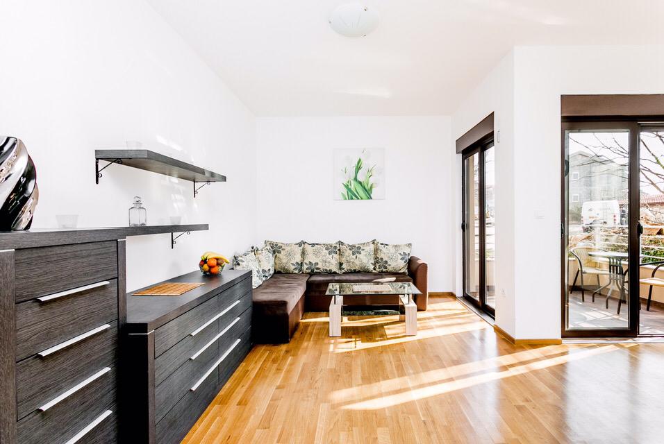 Apartment in Bečići – 2-Bedroom, 350m to the Sea, Montenegro – MRENB81