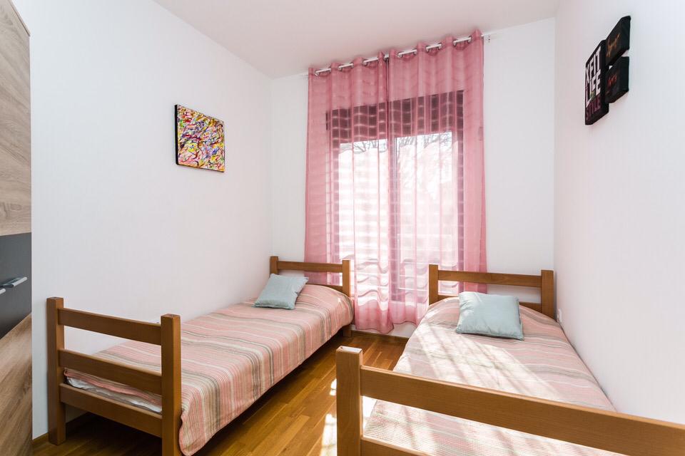 Apartment in Bečići – 2-Bedroom, 350m to the Sea, Montenegro – MRENB81