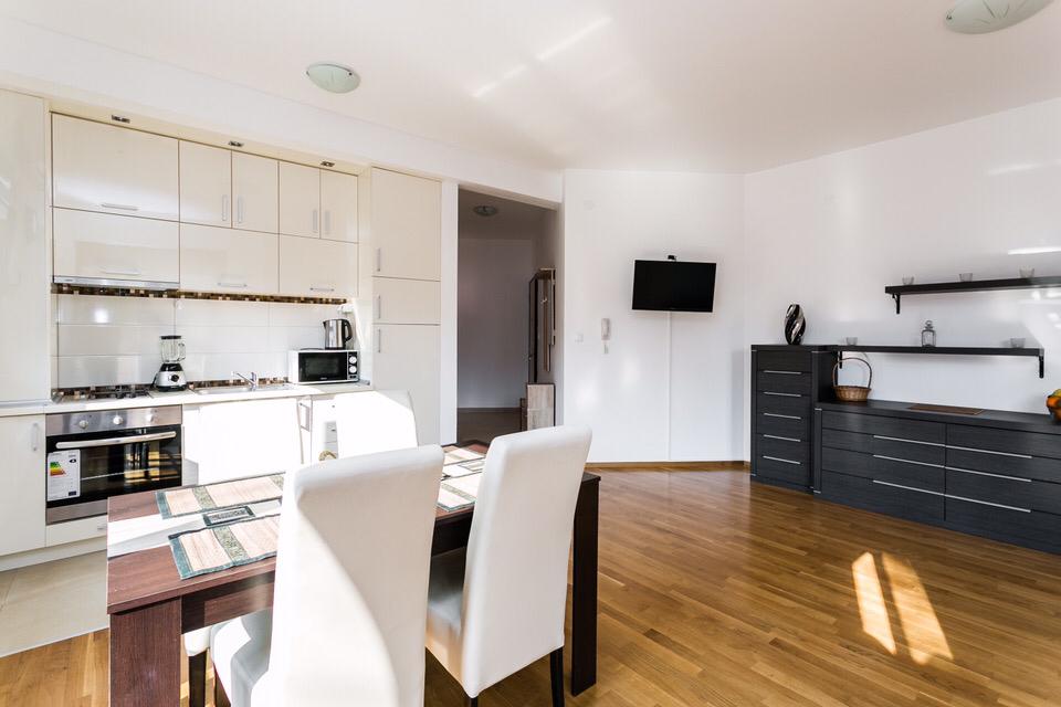 Apartment in Bečići – 2-Bedroom, 350m to the Sea, Montenegro – MRENB81