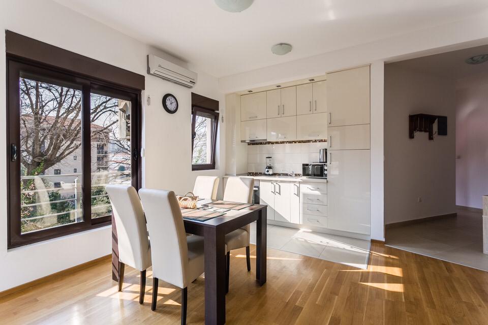 Apartment in Bečići – 2-Bedroom, 350m to the Sea, Montenegro – MRENB81