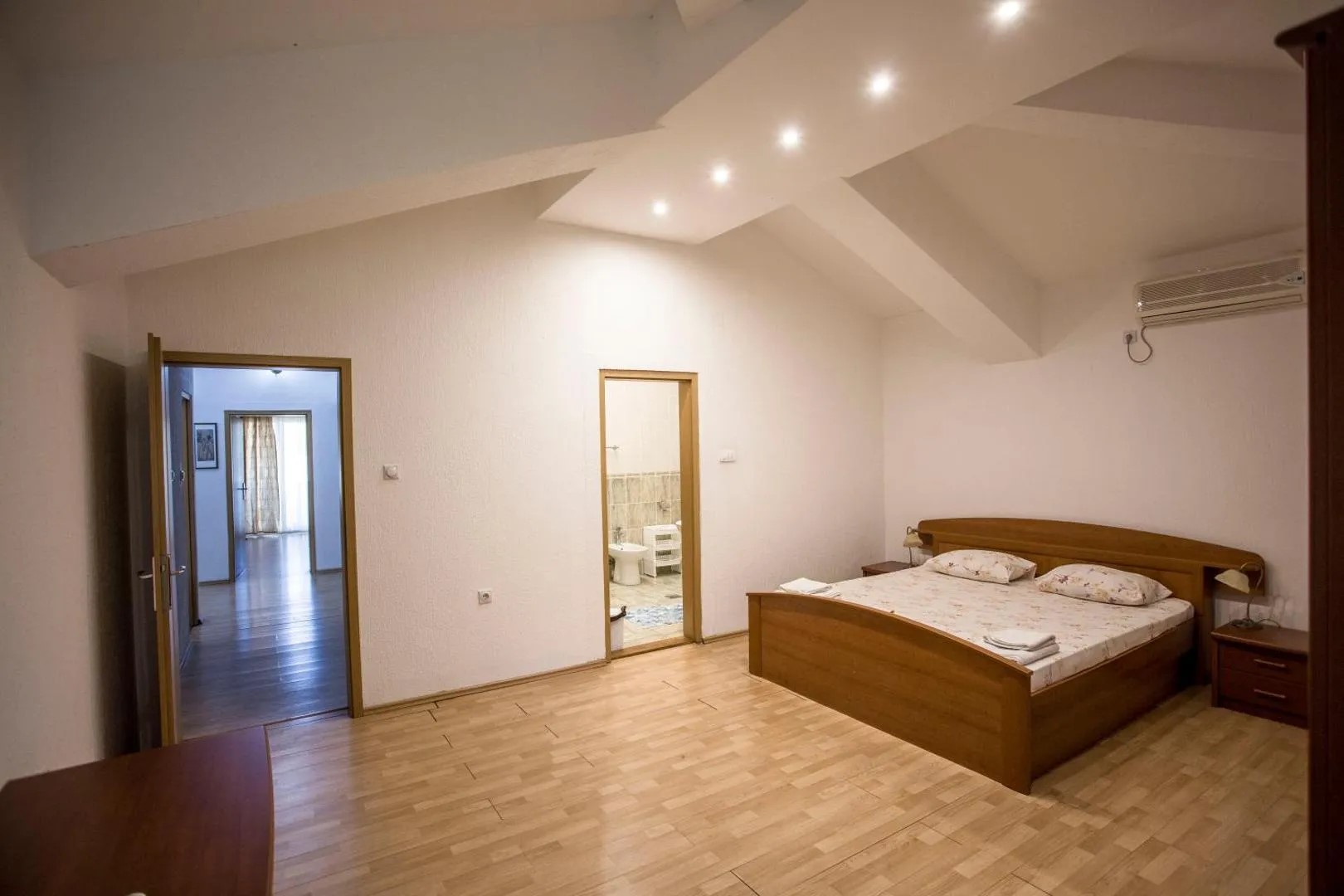 Four-Story Aparthotel for Sale in Sutomore,  – MRENB83