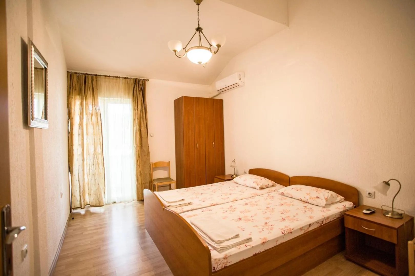 Four-Story Aparthotel for Sale in Sutomore,  – MRENB83