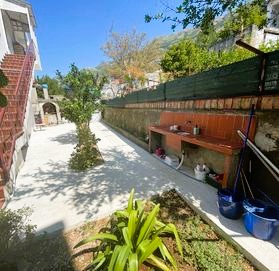 Family House for Sale in Sutomore – Sea View, 8 Bedrooms, Large Garden, Montenegro – MREALE61