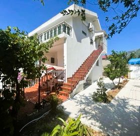 Family House for Sale in Sutomore – Sea View, 8 Bedrooms, Large Garden, Montenegro – MREALE61