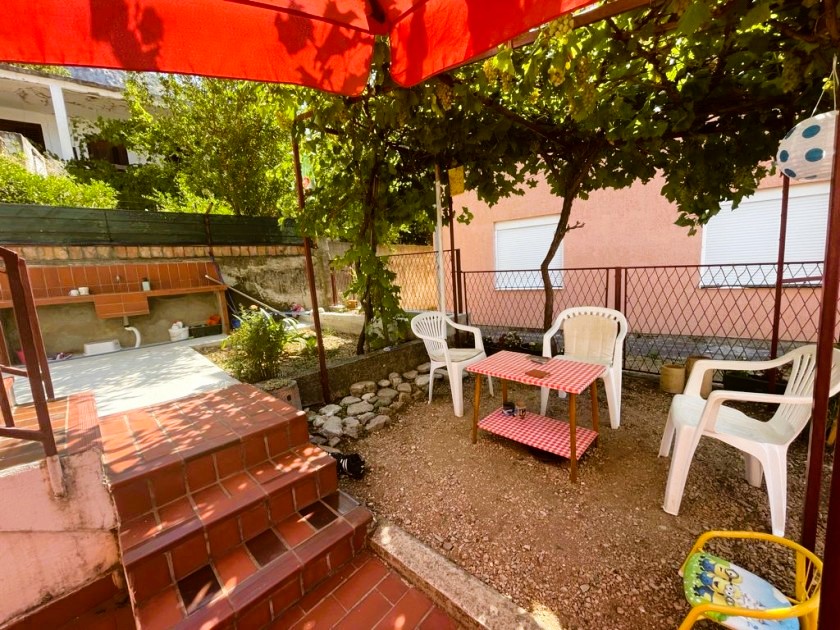 Family House for Sale in Sutomore – Sea View, 8 Bedrooms, Large Garden, Montenegro – MREALE61