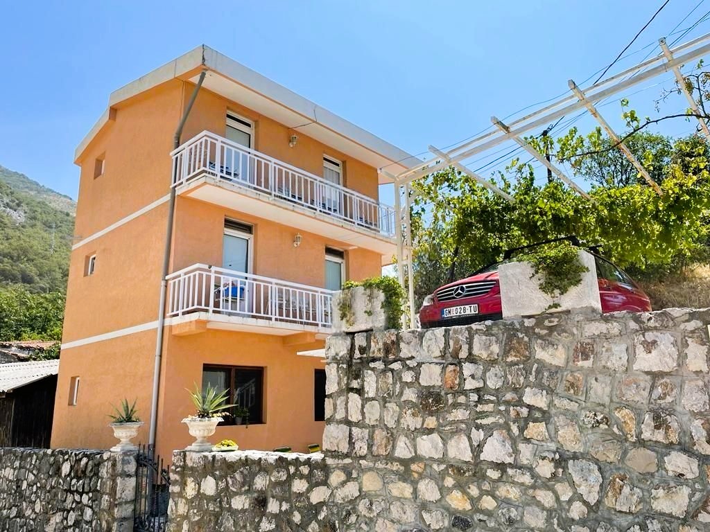 Spacious House for Sale in Sutomore with Sea & Mountain View – 8 Bedrooms, Guest Apartment & Parking, Montenegro – MREALE64