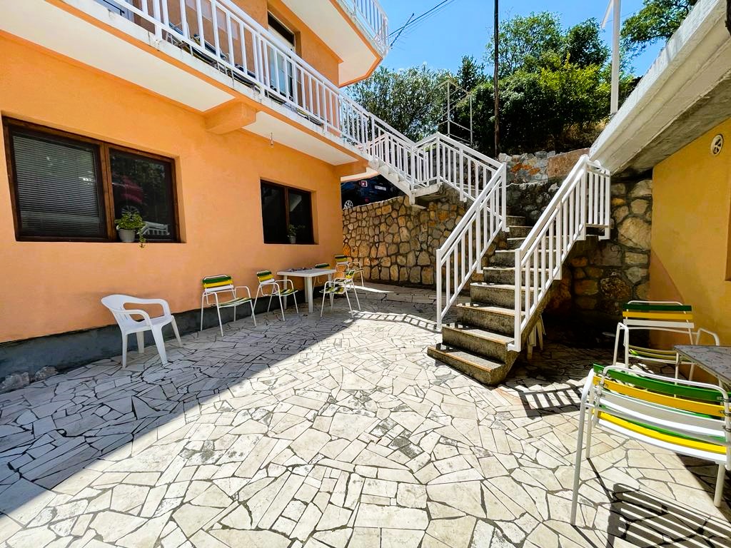 Spacious House for Sale in Sutomore with Sea & Mountain View – 8 Bedrooms, Guest Apartment & Parking, Montenegro – MREALE64