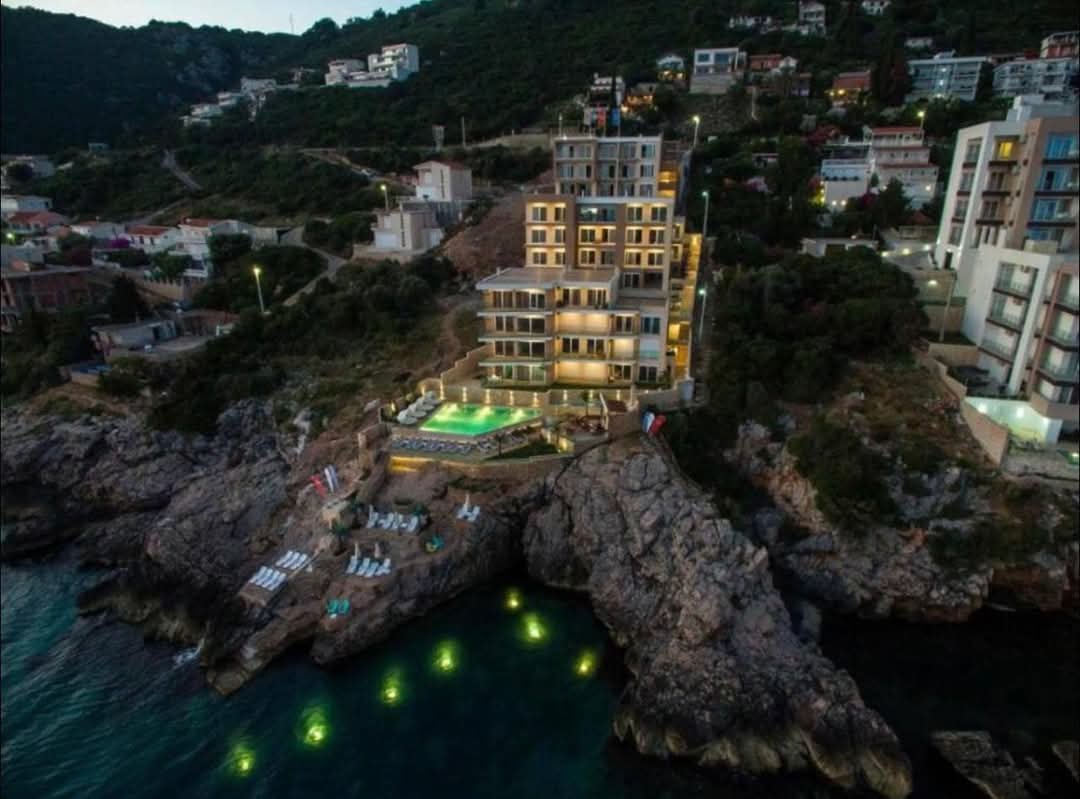 2 Bedroom Apartment Dobra Voda First Line | 110m² Exclusive  ️, Montenegro – MREVES-02