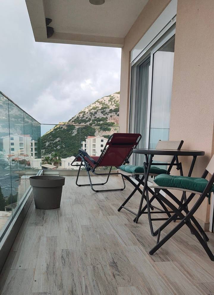 Dobra Voda Top Floor 2 Bed Sea View Apt | 87m², Montenegro – MREVES-03