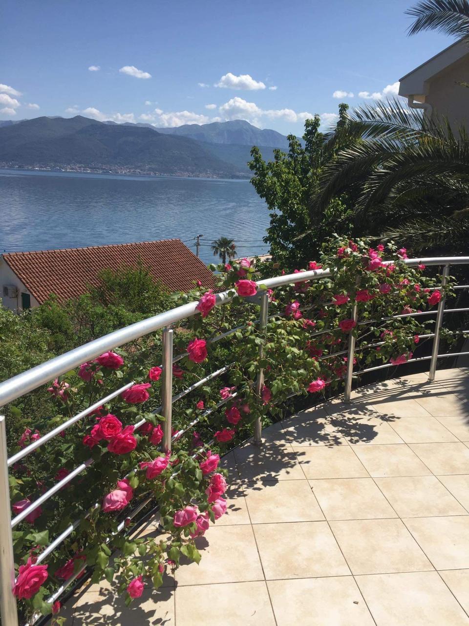 Seaside House for Sale in Krašići Montenegro – Panoramic Views & Guest Apartments, Montenegro – MREALE75