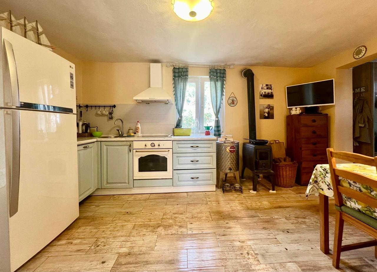 Houses for Sale in Montenegro – Spacious Family Home in Šušanj, Bar, Montenegro – MREALE79