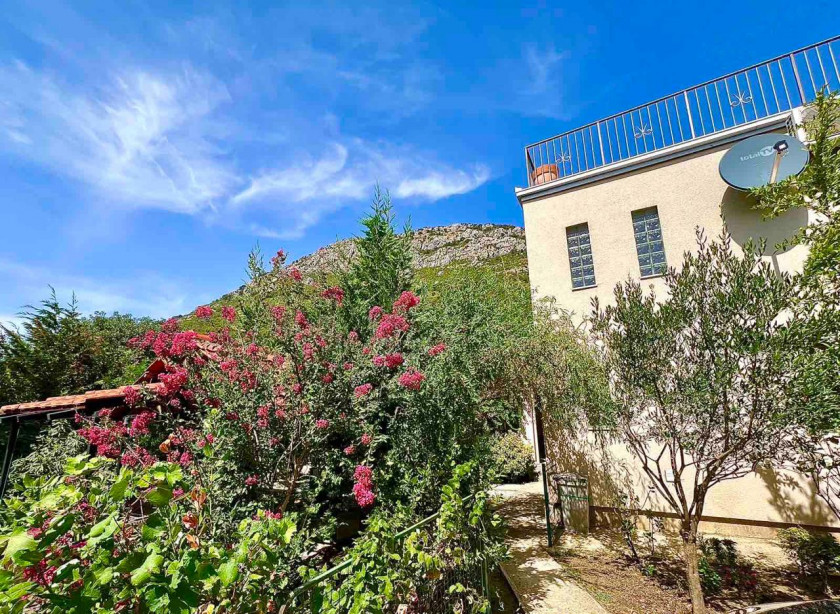 Houses for Sale in Montenegro – Spacious Family Home in Šušanj, Bar, Montenegro – MREALE79