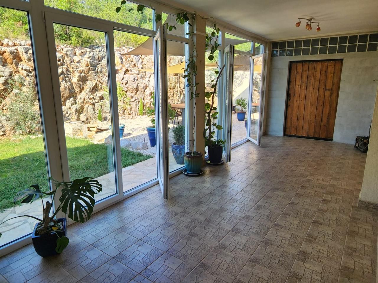 Houses for Sale in Tivat – Premium 3-Bedroom Villa in Radovići, Montenegro – MREDEL-01