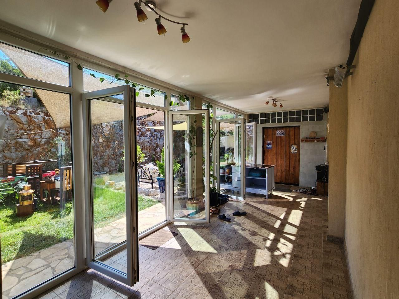 Houses for Sale in Tivat – Premium 3-Bedroom Villa in Radovići, Montenegro – MREDEL-01