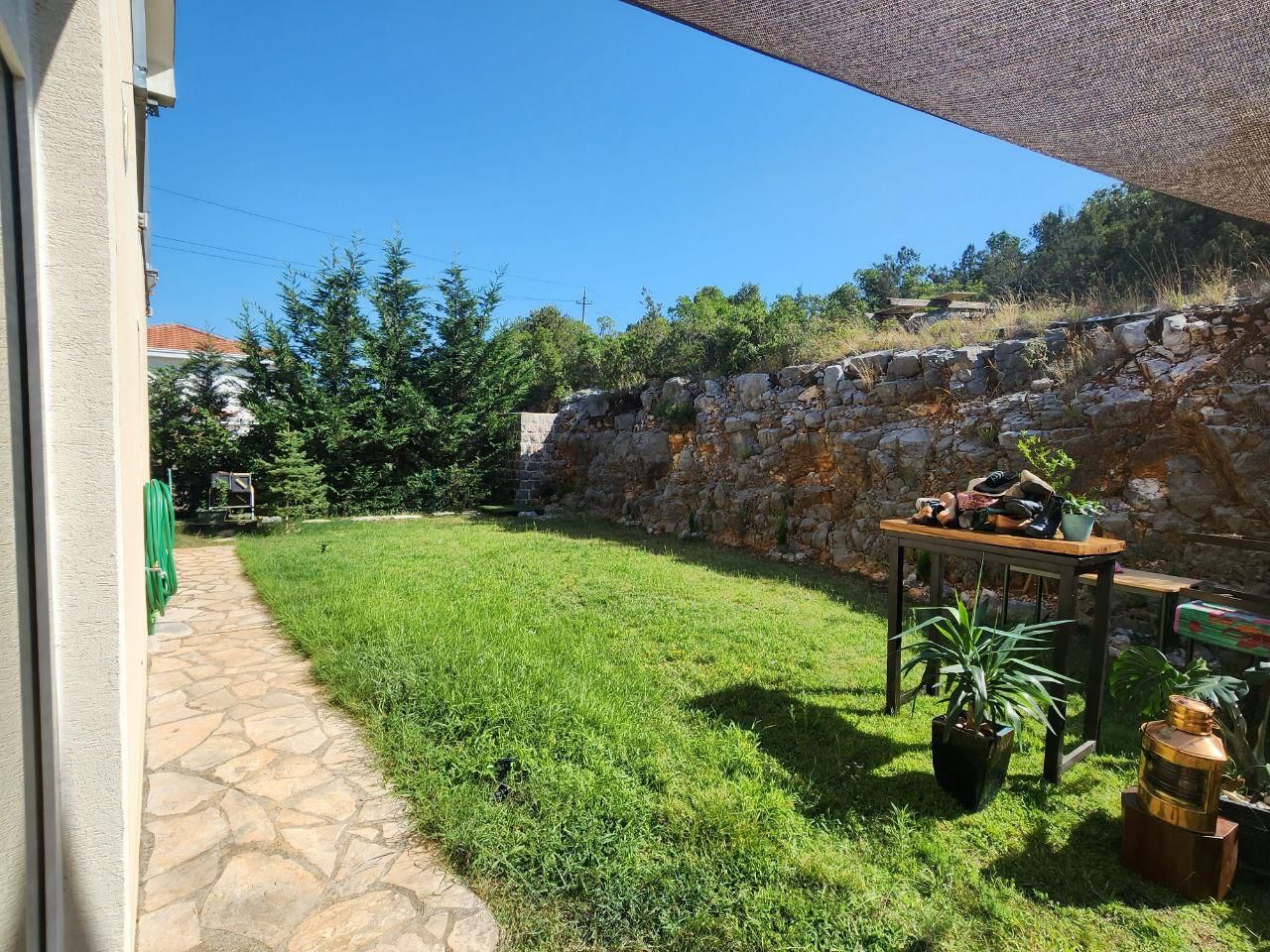 Houses for Sale in Tivat – Premium 3-Bedroom Villa in Radovići, Montenegro – MREDEL-01