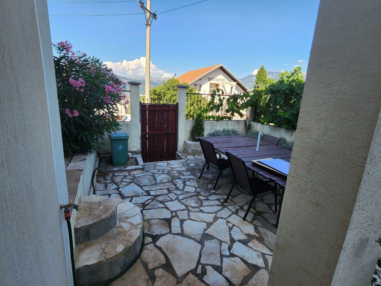 Houses for Sale in Tivat – Premium 3-Bedroom Villa in Radovići, Montenegro – MREDEL-01