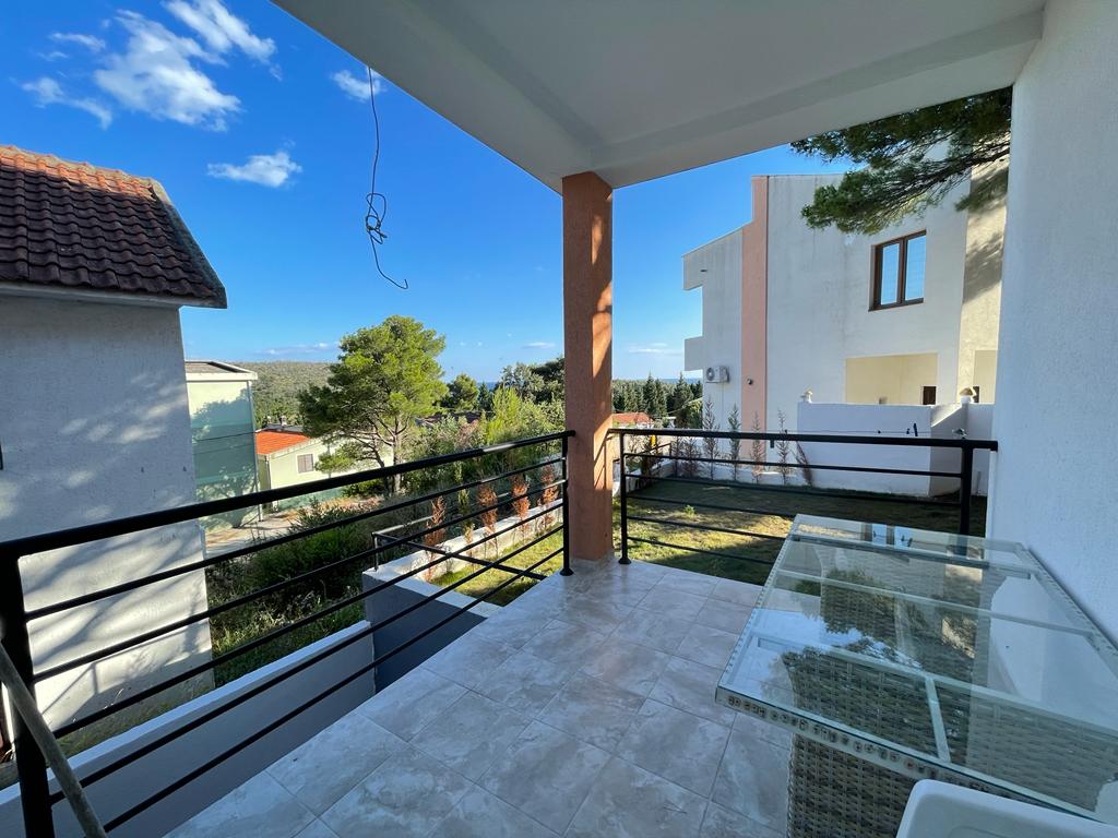 House for Sale in Sutomore – A Turnkey 6-Apartment Villa with High Rental Potential, Montenegro – MREALE80