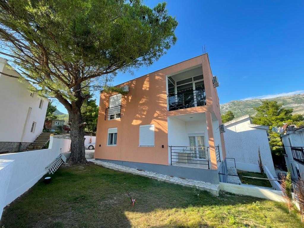 House for Sale in Sutomore – A Turnkey 6-Apartment Villa with High Rental Potential, Montenegro – MREALE80