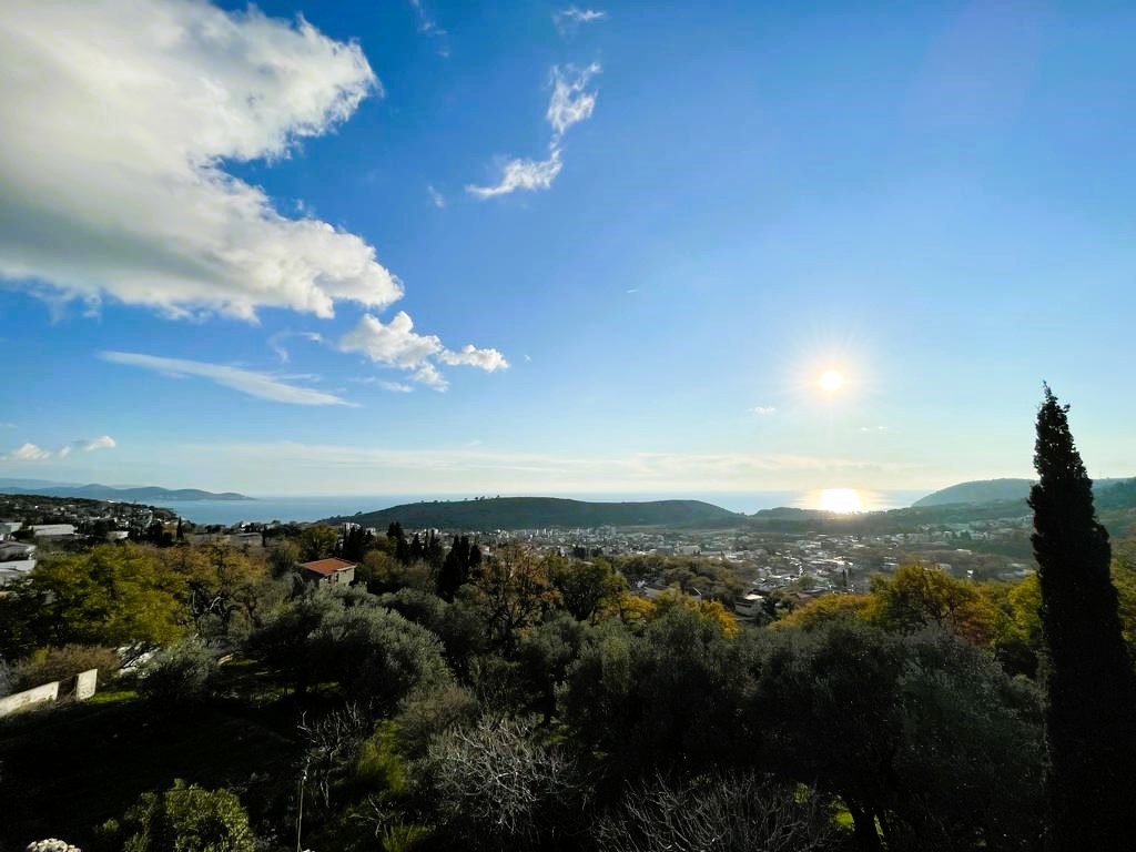 Sea View Property in Sutomore –For Sale  210m² Home with Rooftop Terrace, Montenegro – MREALE81