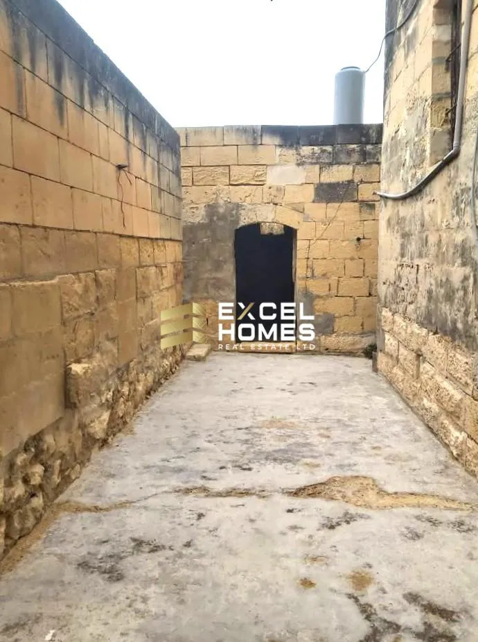 5 bedroom Character House in San Lawrenz, Malta – 63126