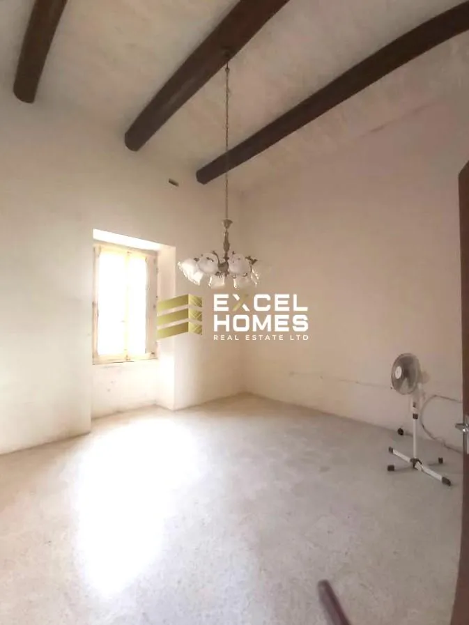 5 bedroom Character House in San Lawrenz, Malta – 63126