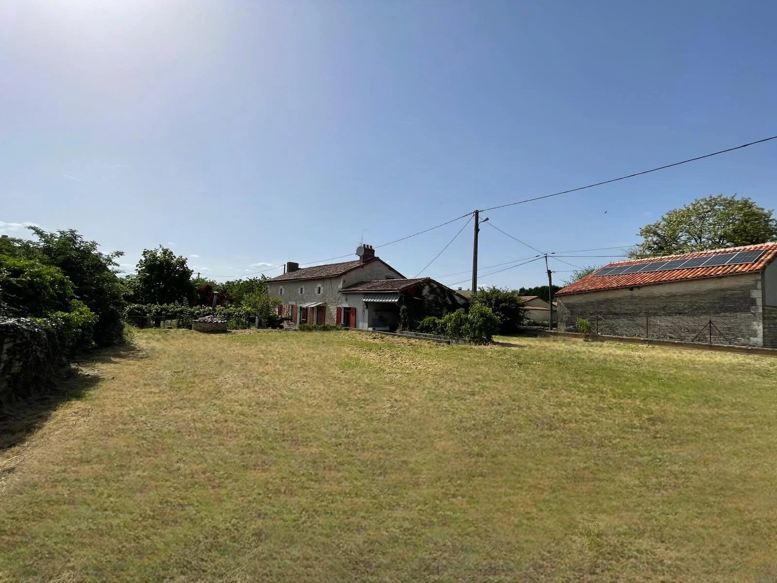 3 Bedroom Detached Farmhouse – Near popular town of Civray, Poitou-Charentes – France – BVI80935