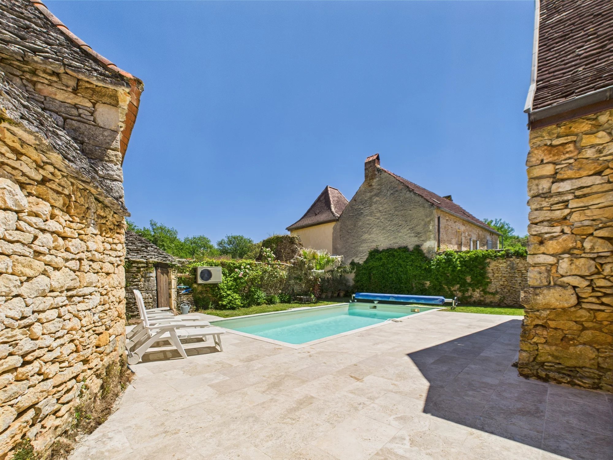 A Characterful Collection of Stone Houses – Lifestyle and Business Opportunity, Aquitaine – France – BVI77613