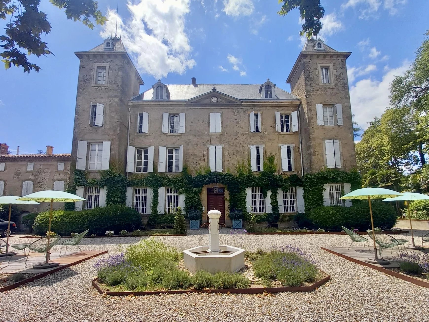 Grandiose 19th Century estate on private parkland, Languedoc-Roussillon – France – BVI69571