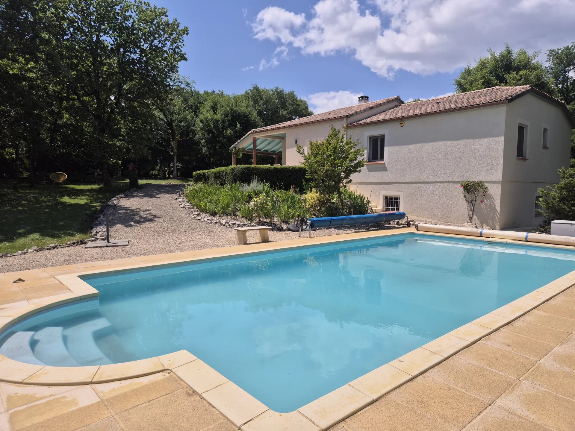 Lovely contemporary house with pool near Cahors, Midi-Pyrénées – France – BVI81274